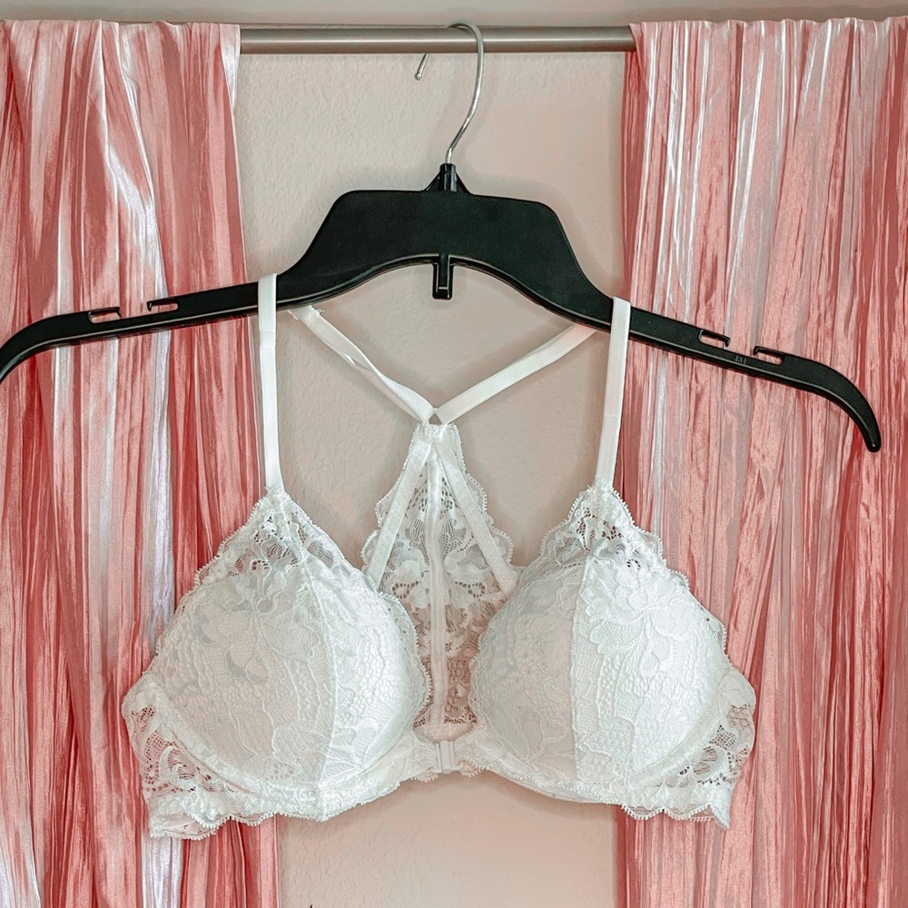 VS PINK White Lace Front Clasp Push Up Bra